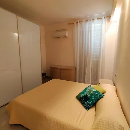 アパート A Casa Di Carola. In Centro Dove Sentirsi A Casa モルフェッタ